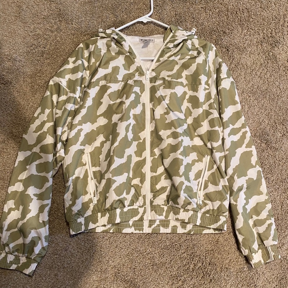 Forever 21 windbreaker NWT